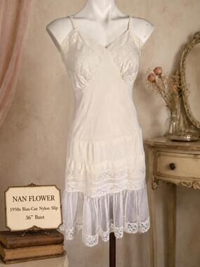 Vintage Nan Flower Rare 1950s Bias Cut Tiered Lace Nylon Full Slip 36
